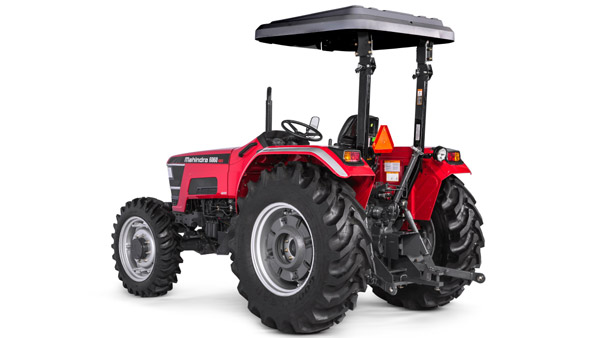 ఔరా.. ఇదేమి సిత్రం.. పుట్టినరోజు నాడు కారులో వస్తారు, కానీ ఇలా ఎవరైనా వస్తారా.. వీడియో చూడండి