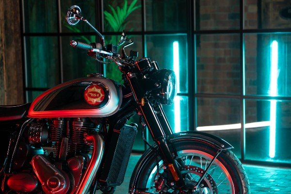 BSA Gold Star 650 క్లాసిక్ బైక్ ఆవిష్కరణ.. రాయల్ ఎన్‌ఫీల్డ్ మోడళ్లకు గట్టి పోటీ..