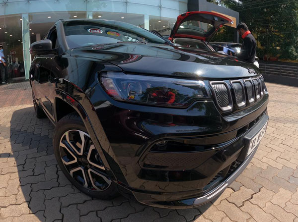 Jeep బ్రాండ్ యొక్క మరో ఎస్‌యూవీ సొంతం చేసుకున్న హరీష్ కనరన్: పూర్తి వివరాలు 