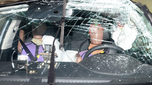 ఇండియాకి రానున్న ఈ MG ఎలక్ట్రిక్ కారు ఎంత సురక్షితమో తెలుసా? వీడియోలో చూడండి!