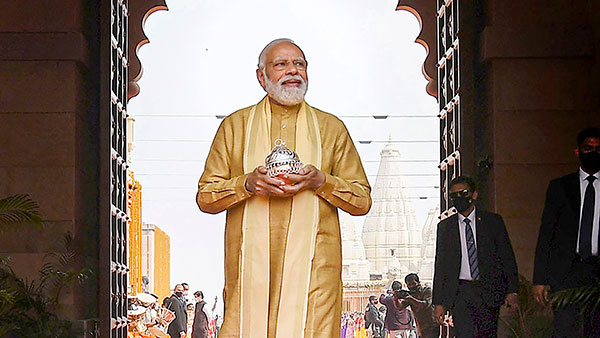 నరేంద్ర మోదీ Toyota Land Cruiser: ధర & ఫీచర్స్ అన్నీ ఎక్కువే.. ఎందుకో తెలుసా..!!