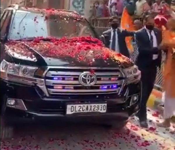 నరేంద్ర మోదీ Toyota Land Cruiser: ధర & ఫీచర్స్ అన్నీ ఎక్కువే.. ఎందుకో తెలుసా..!!