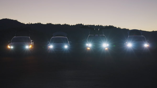 మ్యూజిక్‌కి తగ్గట్టుగా ఎలక్ట్రిక్ లైట్స్.. టెస్లాలో అప్డేట్ సాఫ్ట్‌వేర్ [వీడియో]