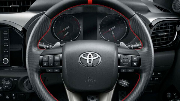 Fortuner ఎస్‌యూవీలో ఉపయోగించిన ఇంజన్‌నే Toyota Hilux పికప్ ట్రక్‌లో కూడా..