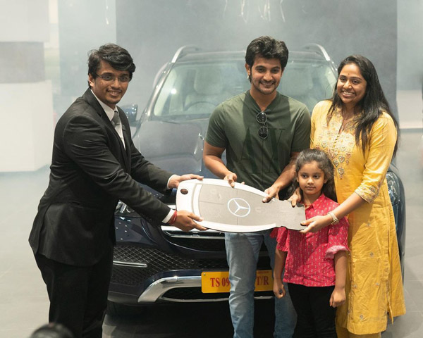 జర్మన్ లగ్జరీ కారు కొన్న ప్రేమకావాలి హీరో 'ఆది'.. మీరు చూసారా..!!