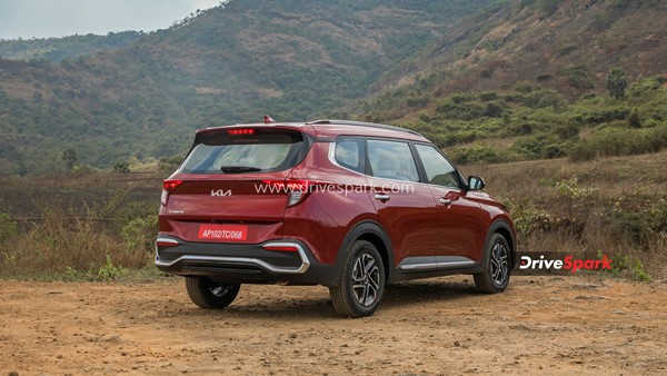 Kia Motors యొక్క నయా కార్ Carens: రివ్యూ & పూర్తి వివరాలు 