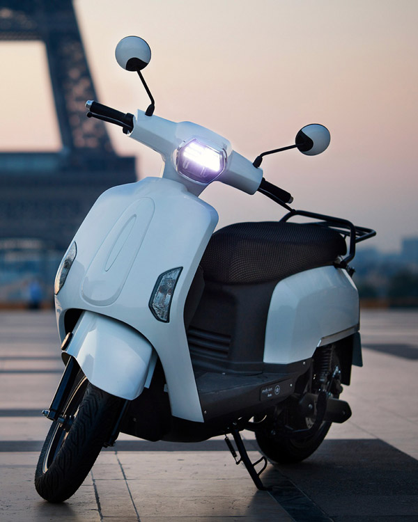 Mob-ion AM1 ఎలక్ట్రిక్ స్కూటర్: ఒక్క ఛార్జ్.. 140 కిమీ రేంజ్