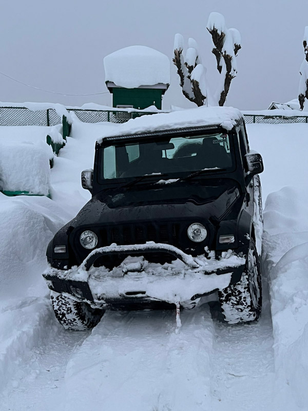 మంచు కురిసే వేళలో.. Mahindra Thar తో ఒమర్ అబ్దుల్లా.. మీరు ఓ లుక్కేసుకోండి