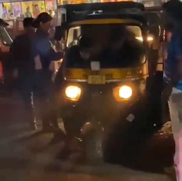 ఆటో రిక్షా డ్రైవ్ చేస్తూ కనిపించిన సల్మాన్ ఖాన్.. వీడియో