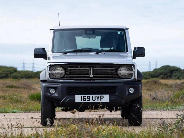 చూడటానికి Jimny ని గుర్తు చేస్తుంది, కానీ Jimny కాదు: ఇది చైనా కంపెనీ కాపీ కొట్టిన కొత్త కార్ చూడటానికి Jimny ని గుర్తు చేస్తుంది, కానీ Jimny కాదు: ఇది చైనా కంపెనీ కాపీ కొట్టిన కొత్త కార్