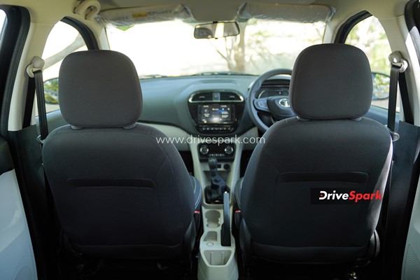 Tata Tiago iCNG రివ్యూ.. వచ్చేసింది: ఇక మీదే ఆలస్యం.. చూసెయ్యండి!! 