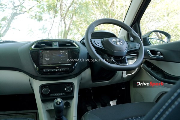 Tata Tiago iCNG రివ్యూ.. వచ్చేసింది: ఇక మీదే ఆలస్యం.. చూసెయ్యండి!! 