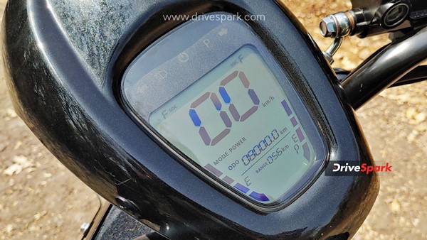 ఒక్క ఛార్జ్ తో 60 కిమీ పరిధి అందించే 'Bounce Infinity E1' ఫస్ట్ రైడ్.. పూర్తి వివరాలు