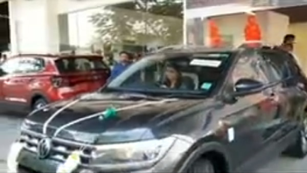 జర్మన్ బ్రాండ్ కారు కొన్న నటి 'గౌరీ కిషన్'.. మీరు చూసారా..!!