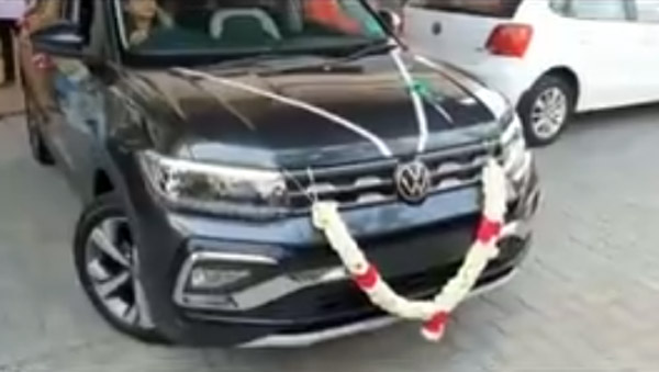 జర్మన్ బ్రాండ్ కారు కొన్న నటి 'గౌరీ కిషన్'.. మీరు చూసారా..!!