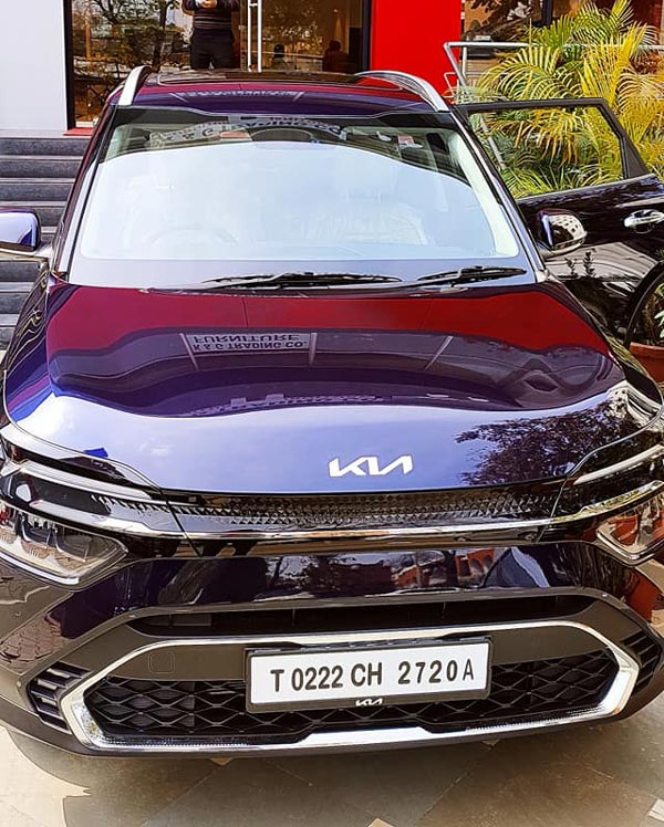 Carens డెలివరీలు షురూ చేసిన Kia Motors: వివరాలు