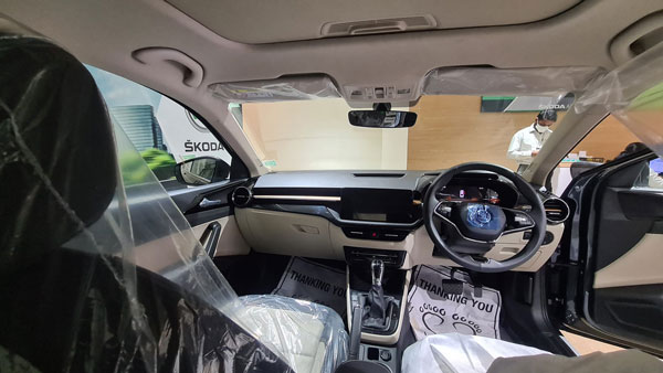 డీలర్‌షిప్‌ చేరుకున్న Skoda Slavia: త్వరలోనే టెస్ట్ డ్రైవ్స్