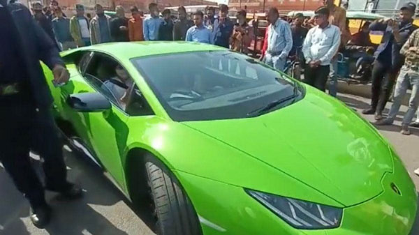 రూ. 5,000 జరిమానా చెల్లించిన షూటర్ 'వివాన్ కపూర్': కారణం ఇదే రూ. 5,000 జరిమానా చెల్లించిన షూటర్ 'వివాన్ కపూర్': కారణం ఇదే