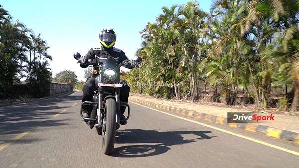 రైడింగ్‌కి సరైన బైక్ 'Yezdi Roadster': ఫస్ట్ రైడ్ రివ్యూ