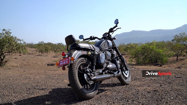 రైడింగ్‌కి సరైన బైక్ 'Yezdi Roadster': ఫస్ట్ రైడ్ రివ్యూ