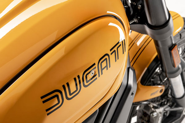 Ducati నుంచి కొత్త బైక్ వచ్చేసింది.. ధర రూ. 12.89 లక్షలు