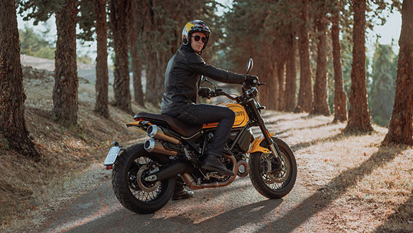 Ducati నుంచి కొత్త బైక్ వచ్చేసింది.. ధర రూ. 12.89 లక్షలు