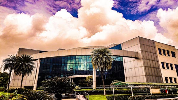 మెడికల్ కాలేజ్ నిర్మాణానానికి ఆనంద్ మహీంద్రా ముందడుగు.. కారణం అదే