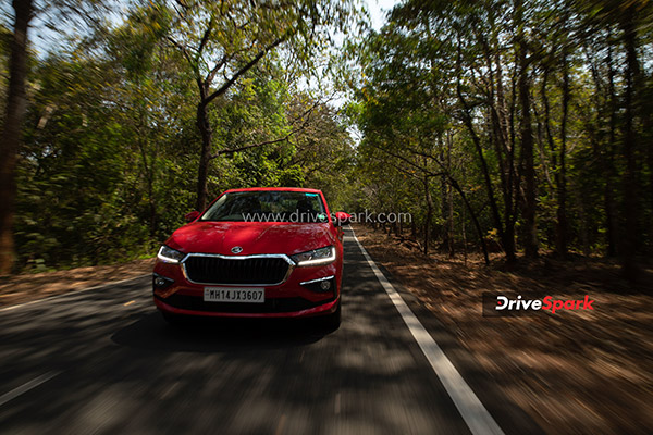 భారత్‌లో విడుదలైన కొత్త Skoda Slavia 1.5-లీటర్ TSI వేరియంట్: ధర & వివరాలు