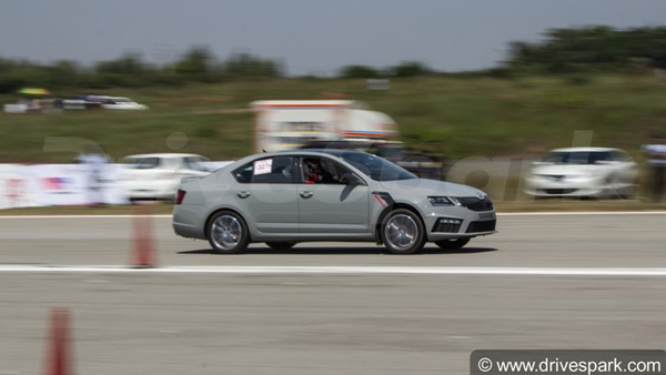 హోరాహోరీగా జరగనున్న 2022 VROOM డ్రాగ్ రేస్‌ ఈవెంట్: పూర్తి వివరాలు