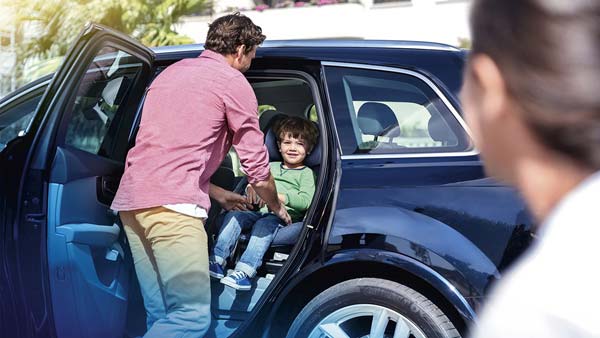 కారులో చైల్డ్ సీట్ ఎందుకు అంత ముఖ్యమైనది? ఈ చైల్డ్ సీట్ గురించి మీరు తెలుసుకోవాల్సింది ఏమిటి?