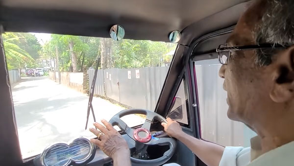 కేవలం 5 రూపాయలకే 60 కిలోమీటర్ల దూరం ప్రయాణించే ఎలక్ట్రిక్ కార్.. కేరళైట్ అద్భుత సృష్టి!