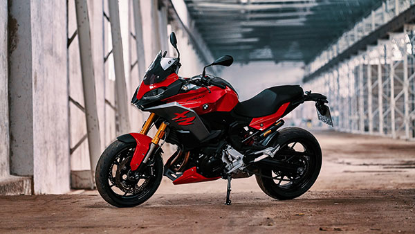 భారత్‌లో విడుదలైన BMW F 900 XR బైక్: ధర రూ. 12.30 లక్షలు