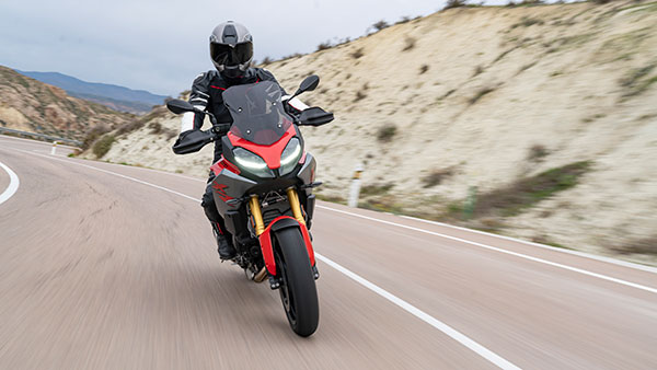 భారత్‌లో విడుదలైన BMW F 900 XR బైక్: ధర రూ. 12.30 లక్షలు