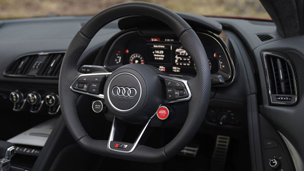 ఫ్లాట్ బాటమ్ స్టీరింగ్ వీల్ (Flat Bottom Steering Wheel Advantages) ప్రయోజనాలు ఏంటి?