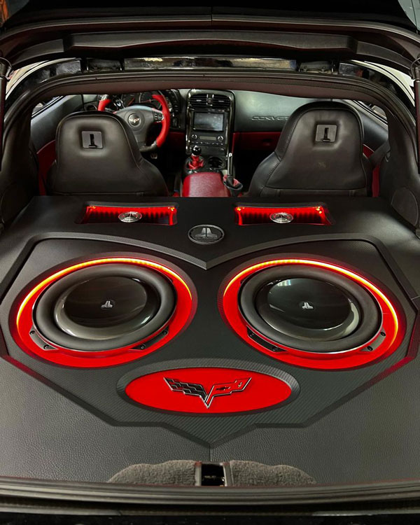 కార్లలో బెస్ట్ ఆడియో సిస్టమ్స్ కోసం చూస్తున్నారా..? అయితే ఇవిగో..!