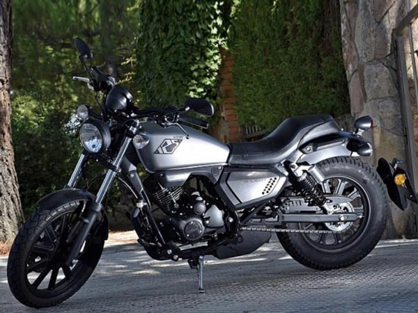 రాయల్ ఎన్‌ఫీల్డ్ బైక్‌లకు పోటీగా మే 17న వస్తున్న కీవే కె-లైట్ (Keeway K-Lite) క్రూయిజర్ బైక్