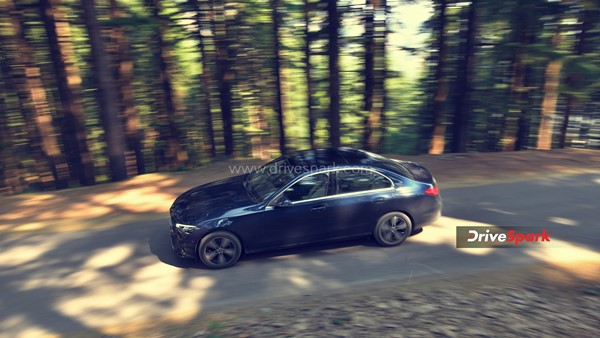 కొత్త తరం 2022 మెర్సిడెస్ బెంజ్ సి-క్లాస్ విడుదల; ధర కేవలం రూ.55 లక్షలు మాత్రమే..!