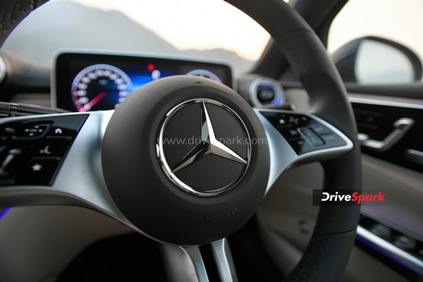 కొత్త 2022 మెర్సిడెస్ బెంజ్ సి-క్లాస్ టెస్ట్ డ్రైవ్ రివ్యూ.. సరికొత్త ప్రపంచంలోకి మీకు స్వాగతం..