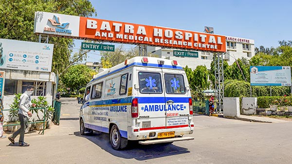 అలెర్ట్.. అలెర్ట్: ఆ వాహనాలకు దారి ఇవ్వలేదో, రూ. 10,000 ఫైన్