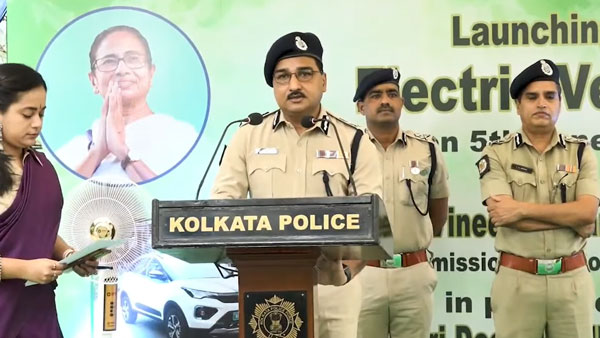 ఎలక్ట్రిక్ వాహన వినియోగంలో మరో అడుగు ముందుకు వేసిన కలకత్తా పోలీసులు: 17 Tata Nexon EV ల కొనుగోలు 