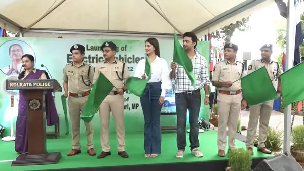 ఎలక్ట్రిక్ వాహన వినియోగంలో మరో అడుగు ముందుకు వేసిన కలకత్తా పోలీసులు: 17 Tata Nexon EV ల కొనుగోలు 