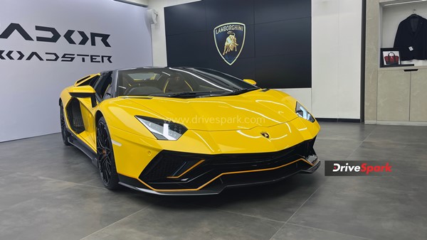 Lamborghini యొక్క 'Aventador Ultimae' ఇండియాకు వచ్చేసింది: వివరాలు