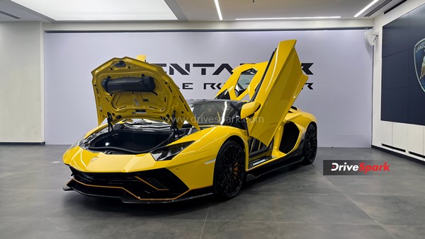 Lamborghini యొక్క 'Aventador Ultimae' ఇండియాకు వచ్చేసింది: వివరాలు