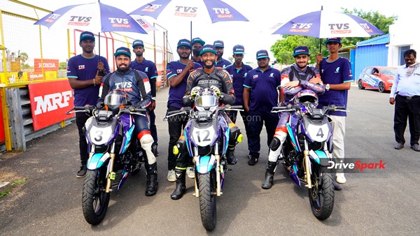 మీడియా మిత్రుల కోసం టీవీఎస్ బైక్ రేస్.. కరీ మోటార్ స్పీడ్‌వేపై ప్రారంభమైన 'మీడియా కప్ 2022'