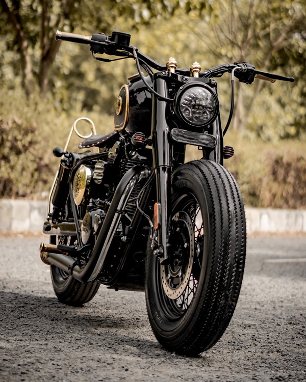 ఇలాంటి ప్రత్యేకమైన రాయల్ ఎన్‌ఫీల్డ్ బుల్లెట్ బైక్‌లు మీకూ కావాలా? అయితే చూడండి వీటిని తయారు చేసిందెవరో..!