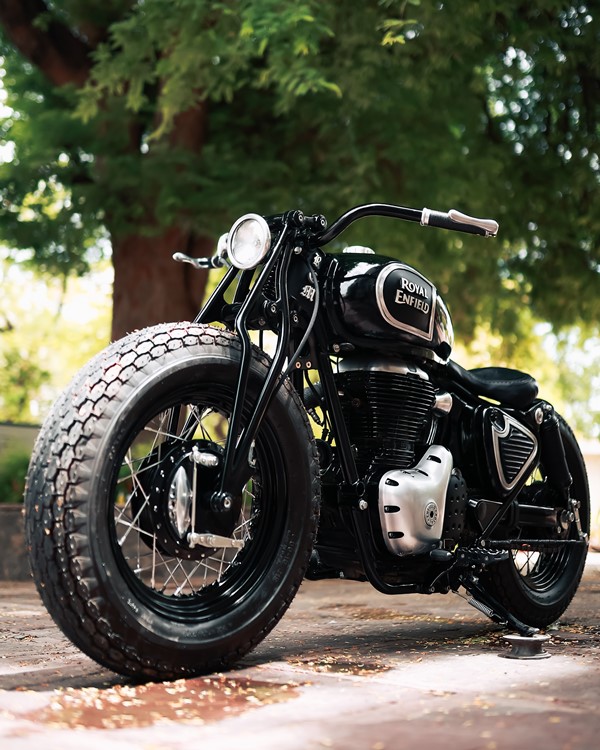 ఇలాంటి ప్రత్యేకమైన రాయల్ ఎన్‌ఫీల్డ్ బుల్లెట్ బైక్‌లు మీకూ కావాలా? అయితే చూడండి వీటిని తయారు చేసిందెవరో..!