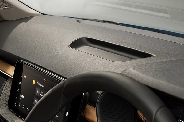 స్కోడా స్లావియా సెడాన్‌లో సైజ్ తగ్గిన ఇన్ఫోటైన్‌మెంట్..