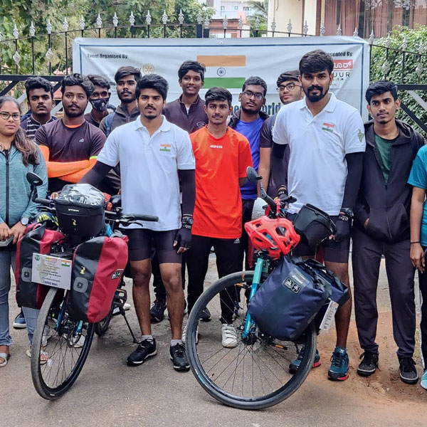వావ్ గ్రేట్.. 24 రాష్ట్రాలు 4 కేంద్రపాలిత ప్రాంతాలు: సైకిల్‌పై చుట్టి వచ్చేసారు 