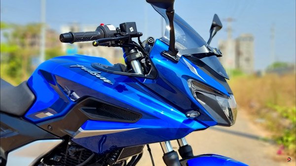 భారతదేశంలో తగ్గిన బజాజ్ బైక్ సేల్స్.. కానీ విదేశాల్లో మాత్రం భేష్..!