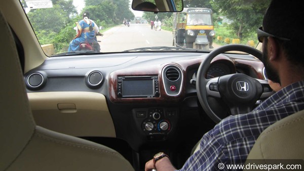 మార్కెట్లోకి అనేక ఆటోమేటిక్ కార్లు ఉన్నప్పటికీ, చాలా మంది మాన్యువల్ కార్లనే ఎందుకు ఇష్టపడుతున్నారు?